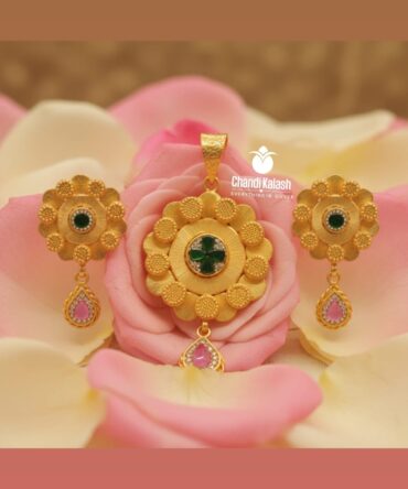 silver pendal bottie